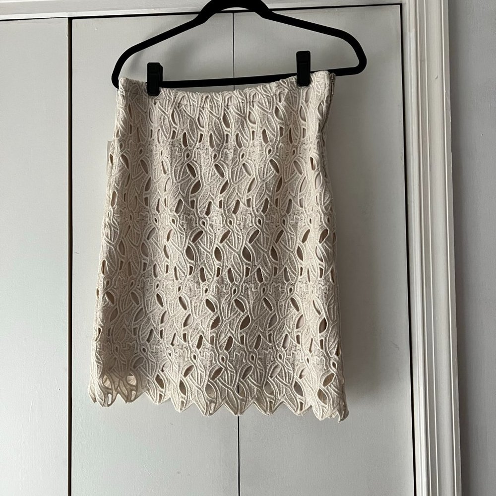 NWT! Dalia Crochet, Fully Lined Cream Pencil Skirt - Size 8